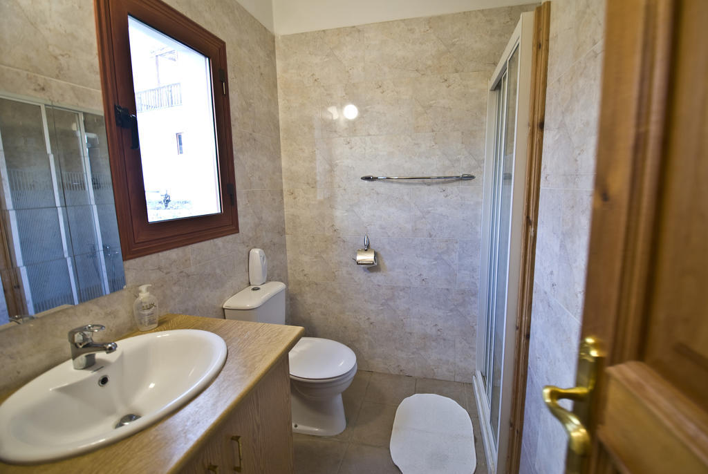 Lania Royal Oak House By Trulycyprus Villa Cameră foto